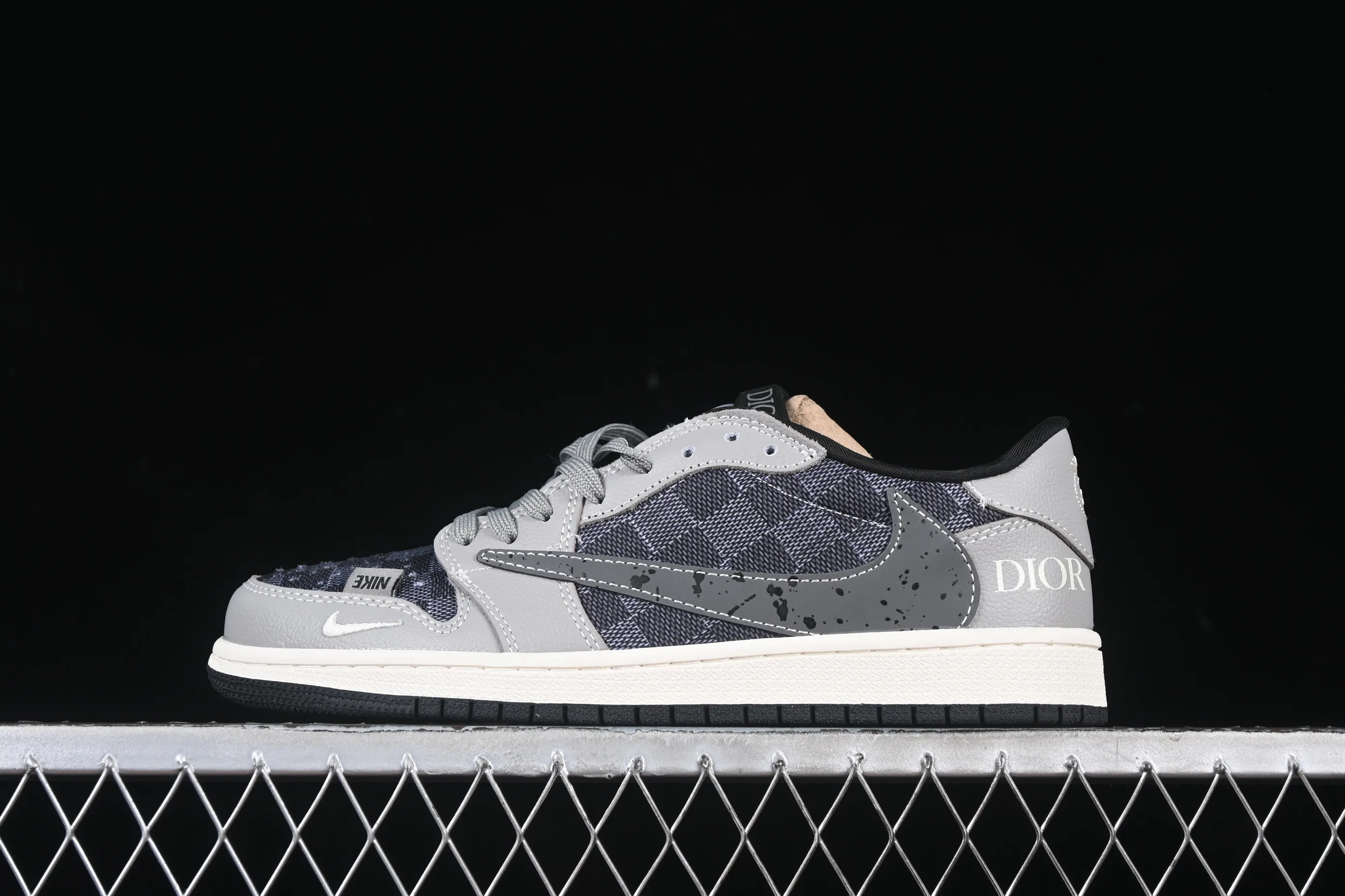 All categories Air Jordan Jordan series basketball shoes Air Jordan 1 Low high-end customized low-top sneakers Travis Scott x Fragment Design x Air Jordan 1 Low OG SP AJ1 Joe 1 Dior joint gray checkered low-top cultural and casual sneakers XS2024-003